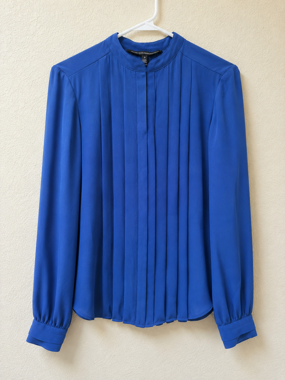 White House Black Market Blue Pleated Blouse Long Sleeve Band Collar Sz 0